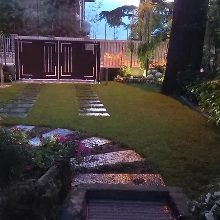 בית נופש I Tre Oleandri ורנה