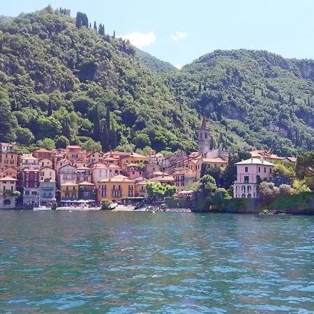 Semesterbostad I Tre Oleandri Varenna