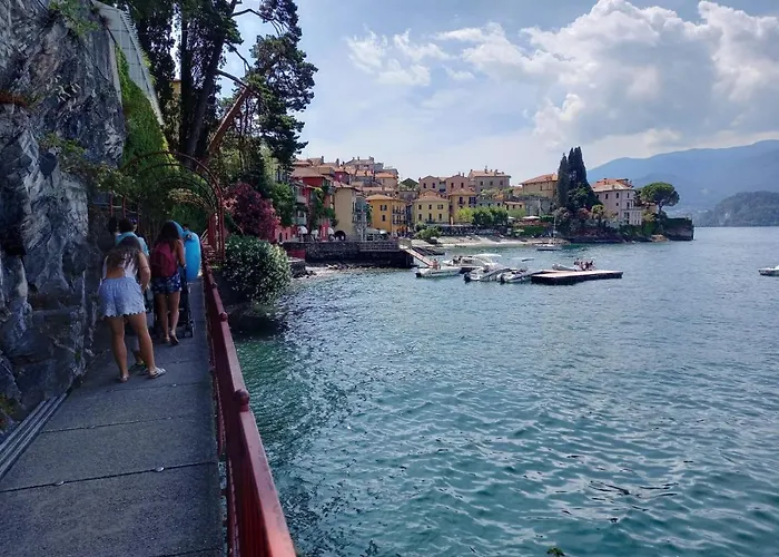 I Tre Oleandri Сasa de vacaciones Varenna